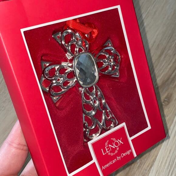 NEW IN BOX! Lenox Silver Gemmed Cross Ornament 4.25in - Picture 3 of 4
